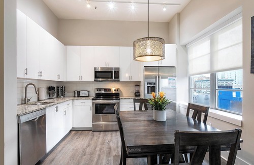 Central Business District Apartment | Charming 2BR Retreat Steps from the French Quarter