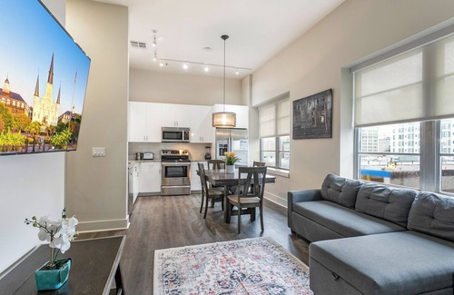 Central Business District Apartment | Charming 2BR Retreat Steps from the French Quarter