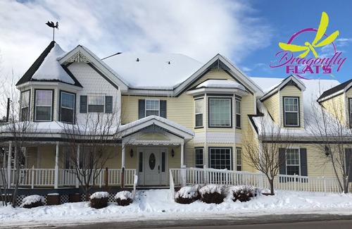 Creede House | Charming 3 bd/2bth 1260 sq ft. (sleeps 8) luxury living accommodation