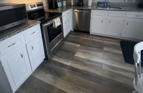 Columbia House | Charming 3 bdr house in Irmo min from Columbia airport, lakes, Columbia downtown