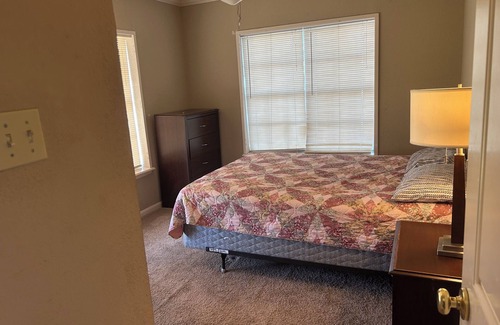 Del Mar Cottage | Charming 3-bedroom cottage in terrific Corpus Christi with WiFi