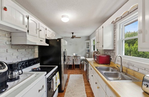 Rehoboth Beach Cottage | Charming 3-bedroom cottage with AC, WiFi and more in Rehoboth Beach
