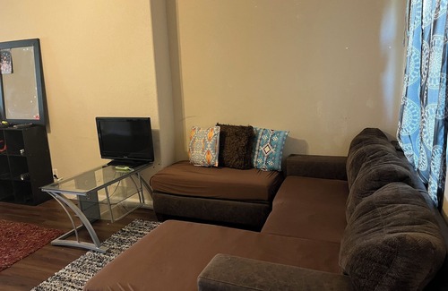 Universal City House | Charming 3-bedroom house with WiFi and AC on Northeast Side