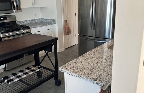Virginia Beach House | Charming 3-bedroom house with AC and WiFi in awesome Virginia Beach