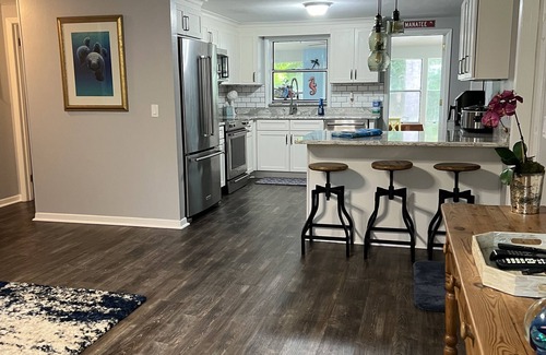Crystal River House | Charming 3-bedroom house with WiFi and AC in Crystal River