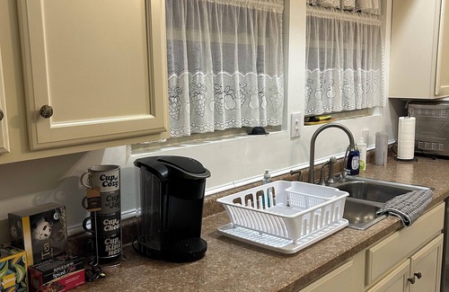 Bedford House | Charming 3-bedroom, 2-bathroom bungalow with AC, WiFi in lovely Bedford