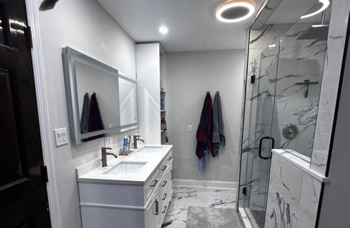 Fairfield House | Charming 3 Bedroom 3 Bathroom Just 30 Mins from NYC - Perfect VBRO Getaway
