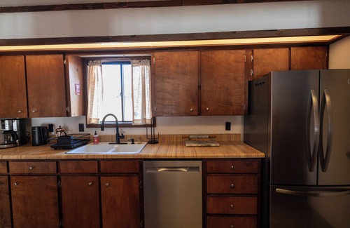 Angel Fire House | Charming 3-bedroom cabin close to Angel Fire Resort with super fast WiFi