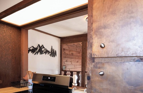 Angel Fire House | Charming 3-bedroom cabin close to Angel Fire Resort with super fast WiFi