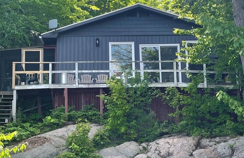 Catchacoma Cottage | Charming 3-bedroom cottage on the edge of Kawartha Highlands