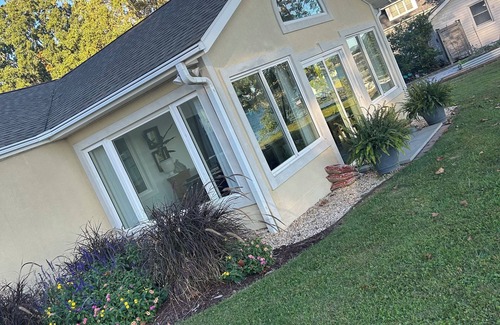 Deltaville House | Charming 3-bedroom house in Deltaville with Stunning Views and Beautiful garden!