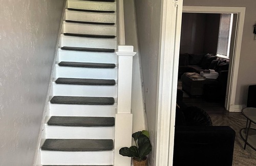 Manchester House | Charming 3-bedroom house with AC and WiFi in lovely Pittsburgh