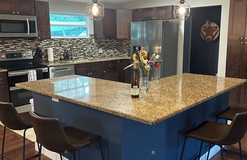 Plant City House | Charming 3-bedroom house in Plant City with WiFi and AC