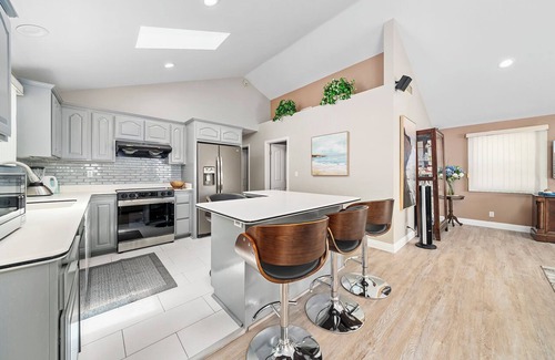 Seal Beach House | Charming 3-bedroom house with AC and WiFi in brilliant Seal Beach