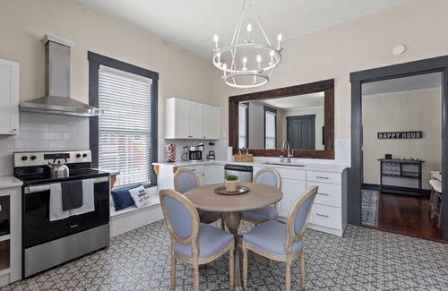Frankfort House | Charming 3-bedroom house downtown Frankfort/king beds