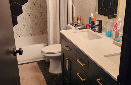 Foothills House | Charming 3-bedroom house with fitness room, AC in welcoming Henderson