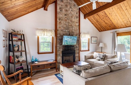 Madaket House | Charming 3-bedroom house in Nantucket, Madaket with WiFi