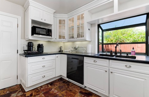 Bay Ho House | Charming 3-bedroom house with large pool in brilliant San Diego
