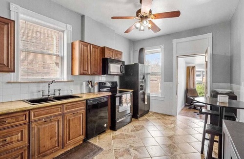 Shaw House | Charming 3-bedroom house with WiFi, AC in marvelous St. Louis