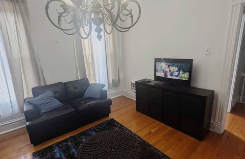 Shaw House | Charming 3-bedroom house with WiFi, AC in marvelous St. Louis
