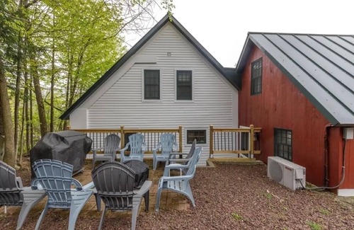 Sunapee House | Charming 3-Bedroom House. Walk to Sunapee Harbor and Short Drive to Mt. Sunapee