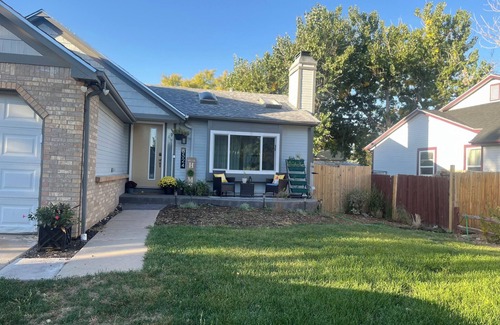 Parker House | Charming 3-bedroom house in delightful Parker with AC