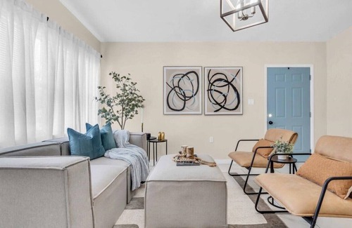 Tampa House | Charming 3-bedroom house in fabulous Tampa. just minutes from Busch Gardens