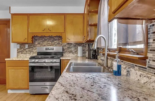 Buffalo House | Charming 3-Bedroom in South Buffalo