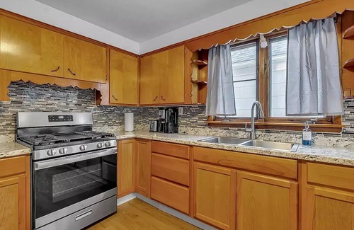 Buffalo House | Charming 3-Bedroom in South Buffalo