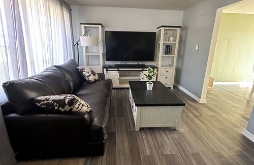 Greensburg House | Charming 3-bedroom townhome with AC and WiFi in Greensburg