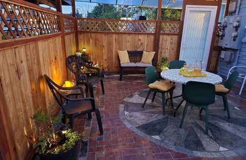 Everett House | Charming 3 bedroom