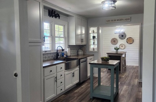 Grand Rivers House | Charming 3-bedroom house with AC and WiFi in Grand Rivers.