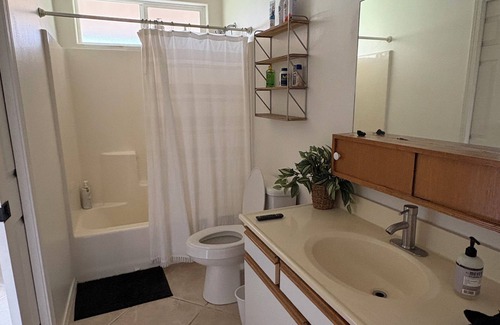 Kona Palisades House | Charming 3-bedroom house with pool, ocean view, minutes from the Kona Airport.