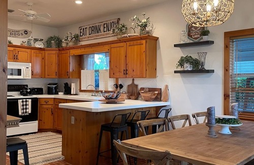 Lake Placid Cottage | Charming 3-Bedroom Lakeside Cottage w/Beach & Dock