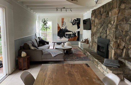 Westchester House | Charming 3-Bedroom/2-Bath Art Deco House in West Los Angeles.