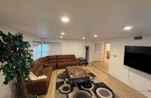 West Hills Villa | Charming 3-bedroom villa with WiFi and AC in fabulous Los Angeles