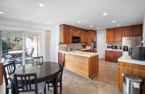 Lower Bal House | Charming 3-bedroom house in terrific San Leandro with AC, WiFi