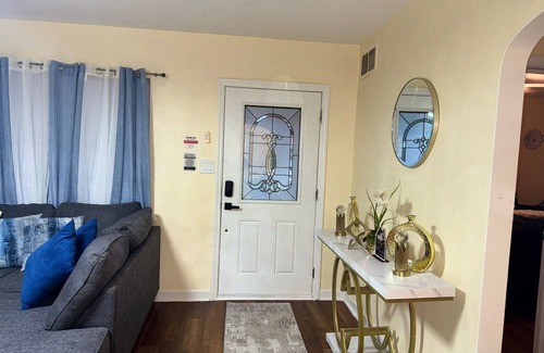 Winter Haven House | Charming 3-bedroom 2 bathroom home in brilliant Winter Haven,pet friendly, WiFi