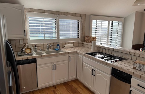 Moss Beach House | Charming 3BR/3BA home with WiFi in Moss Beach ocean view 1/2 block from beach