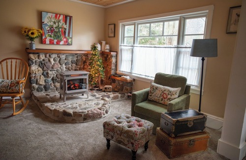 Naples Other | Charming 4-bed Farmhouse. Minutes to Bristol Mountain, Finger Lakes, Wineries.