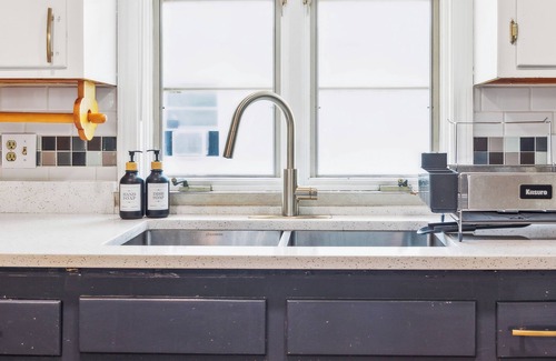North Providence House | Charming 4-bedroom house with AC and WiFi in fabulous North Providence