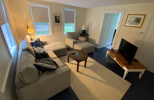 Cotuit Cottage | Charming 4-bedroom Cottage in the quaint village of Cotuit