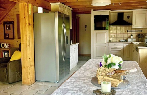 Les Clefs Ski Chalet | Charming 4-bedroom chalet in mountain vilage Les Clefs with private Hot Tub