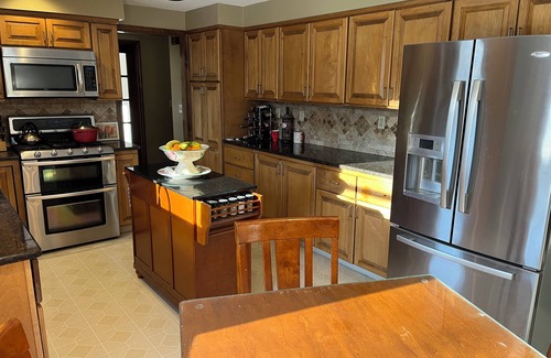 Farmington House | Charming 4-bedroom house with AC and WiFi in lovely Farmington