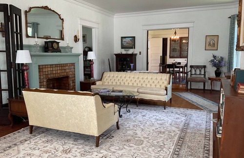 Chilton House | Charming 4 Bedroom Historic Home Centrally located in Northeastern Wisconsin