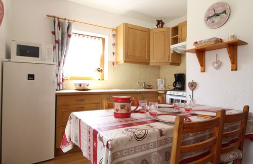 Lanslevillard Apartment | Charming 4-Person Apt in Val Cenis - Near Slopes, Shops, Ski Locker Included