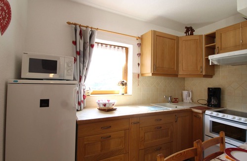 Lanslevillard Apartment | Charming 4-Person Apt in Val Cenis - Near Slopes, Shops, Ski Locker Included