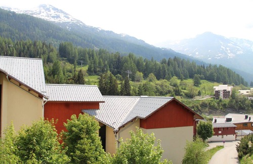 Lanslevillard Apartment | Charming 4-Person Apt in Val Cenis - Near Slopes, Shops, Ski Locker Included