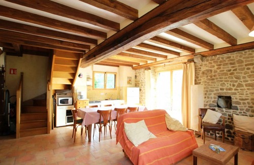 Le Parc Cottage | Charming 5-Person Cottage with Terrace, Garden, and Bikes - Pet Friendly