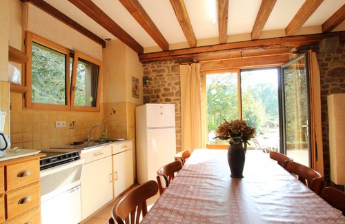 Le Parc Cottage | Charming 5-Person Cottage with Terrace, Garden, and Bikes - Pet Friendly